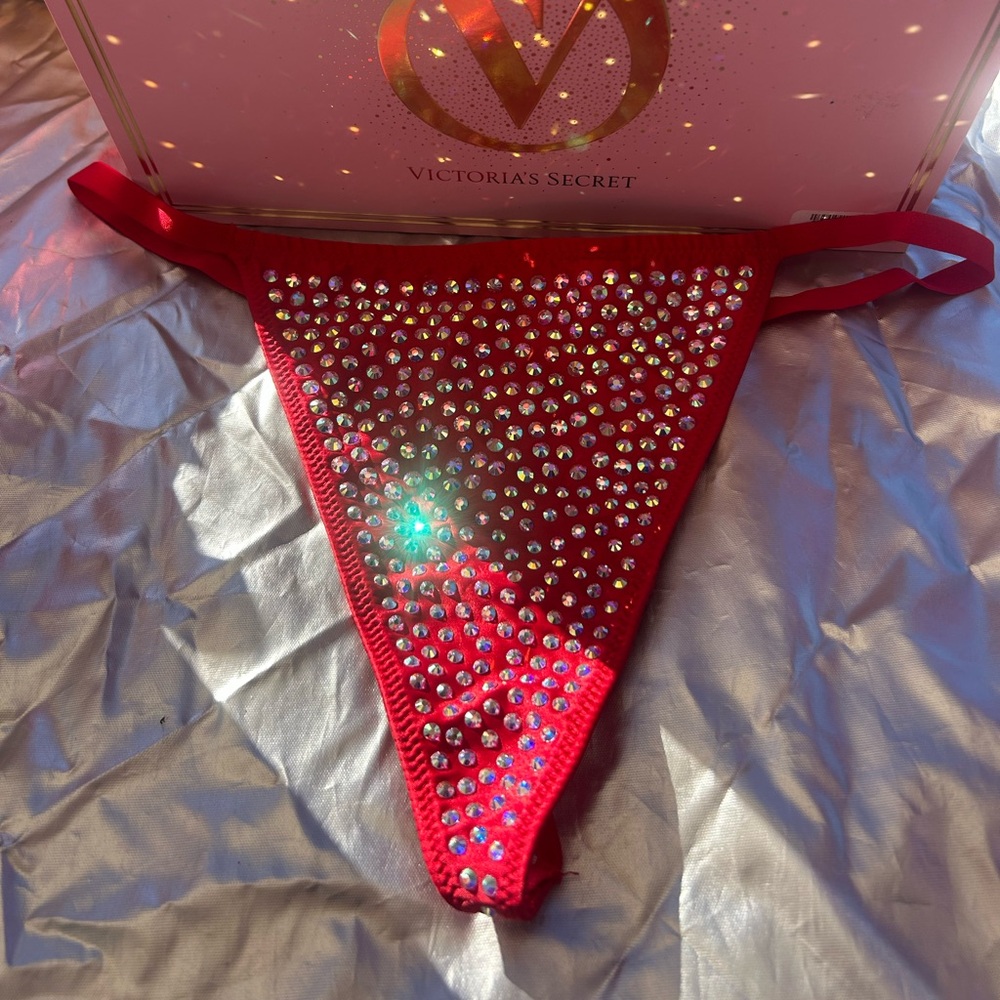 ❤️🌹NWT Victoria's Secret Rhinestone/Crystals Thong Panties Size M